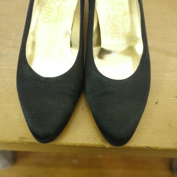 Vintage Ferragamo Made in Italy Black Satin Fabric Dress Pumps Heels 5.5B 35.5 - Picture 4 of 9